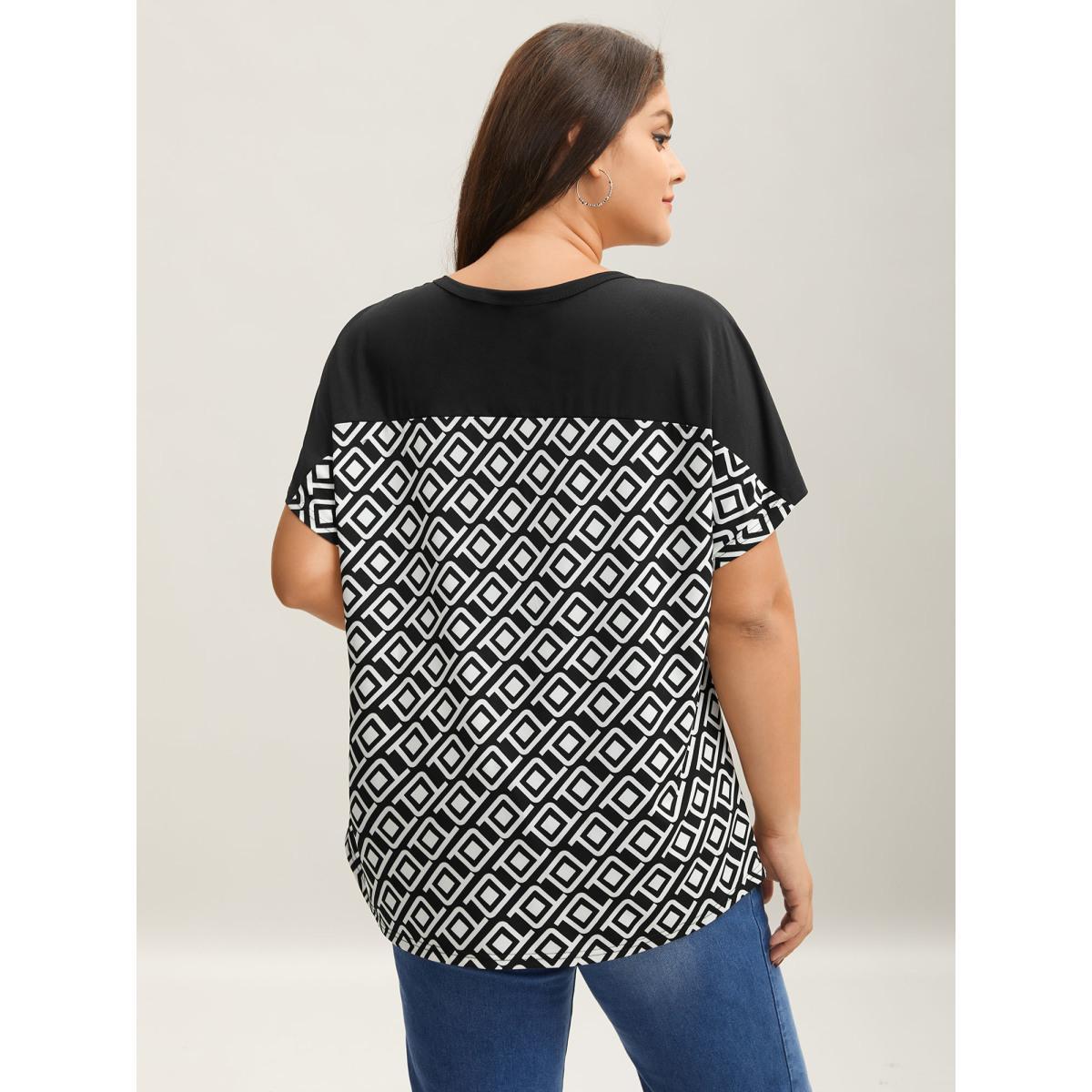 Plus Size Geometric Print Spliced Crew Neck T-Shirt Black Women Casual Contrast Round Neck Everyday T-shirts BloomChic 18-20/2X Product Image