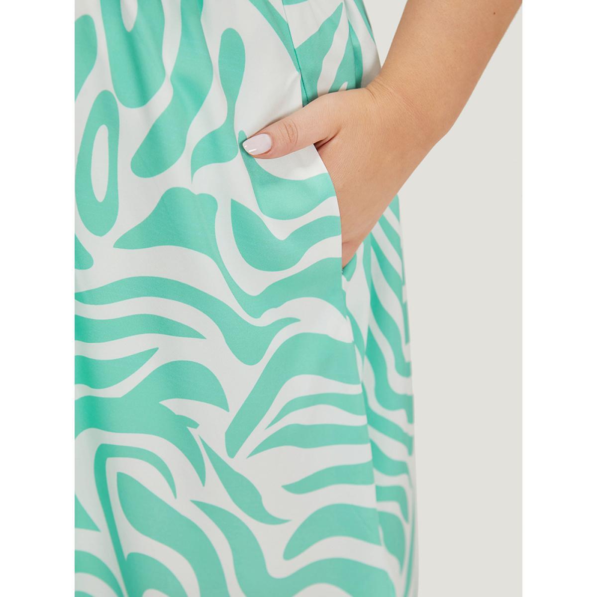 Plus Size Geometric Print Halter Split Elastic Waist Patchwork Dress LightGreen Women Elegant Patchwork Round Neck Short sleeve Curvy Midi Dress BloomChic 30/6X Product Image