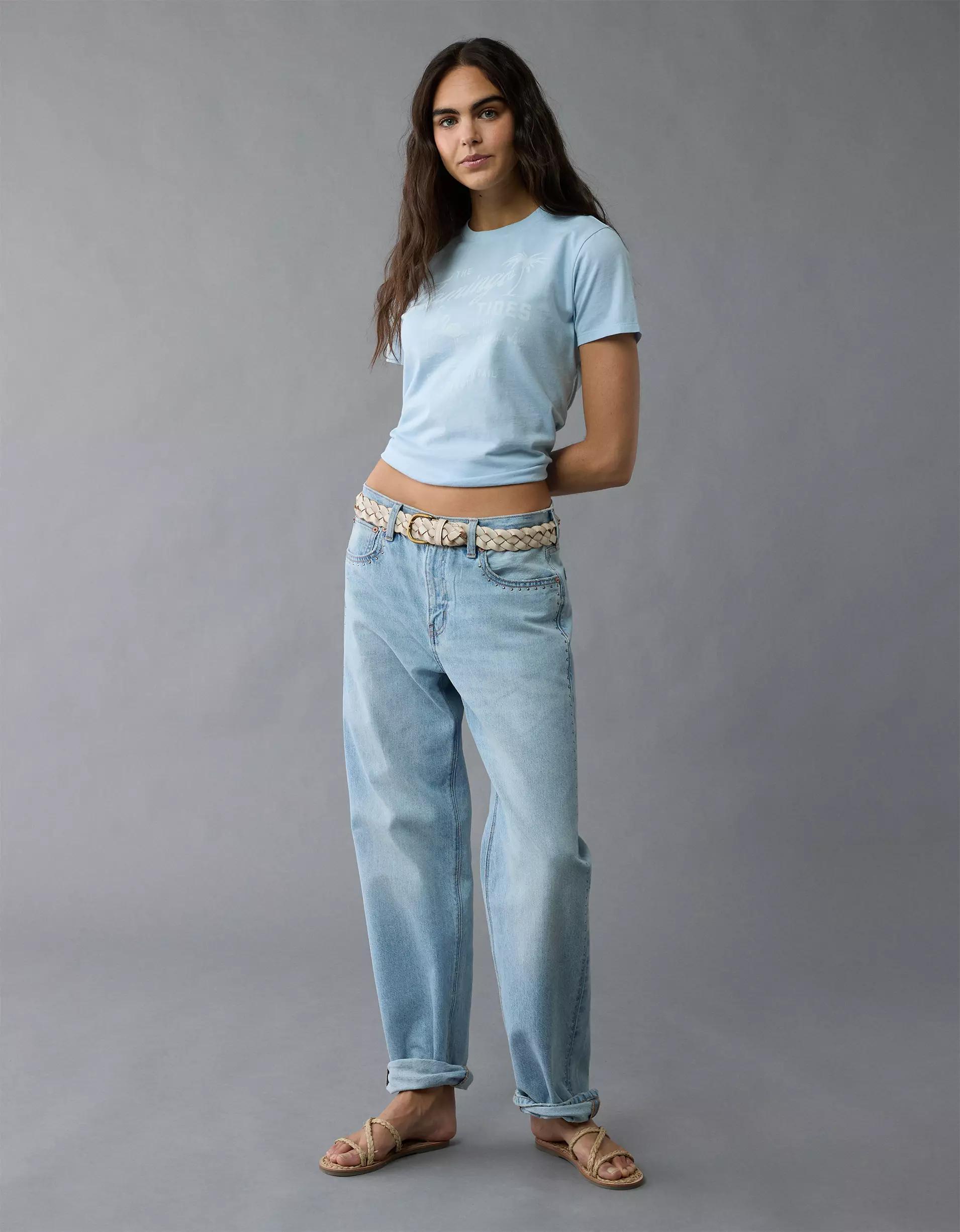 AE Classic Graphic T-Shirt Product Image