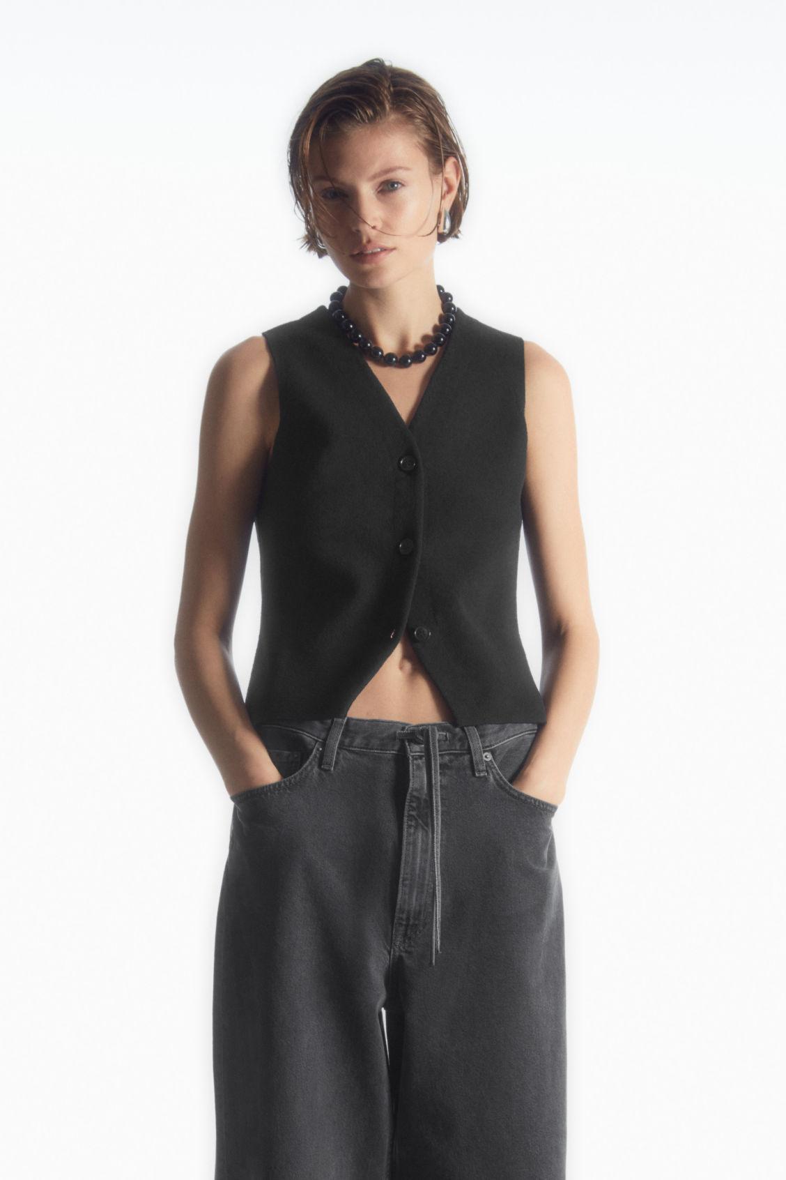 KNITTED VEST Product Image