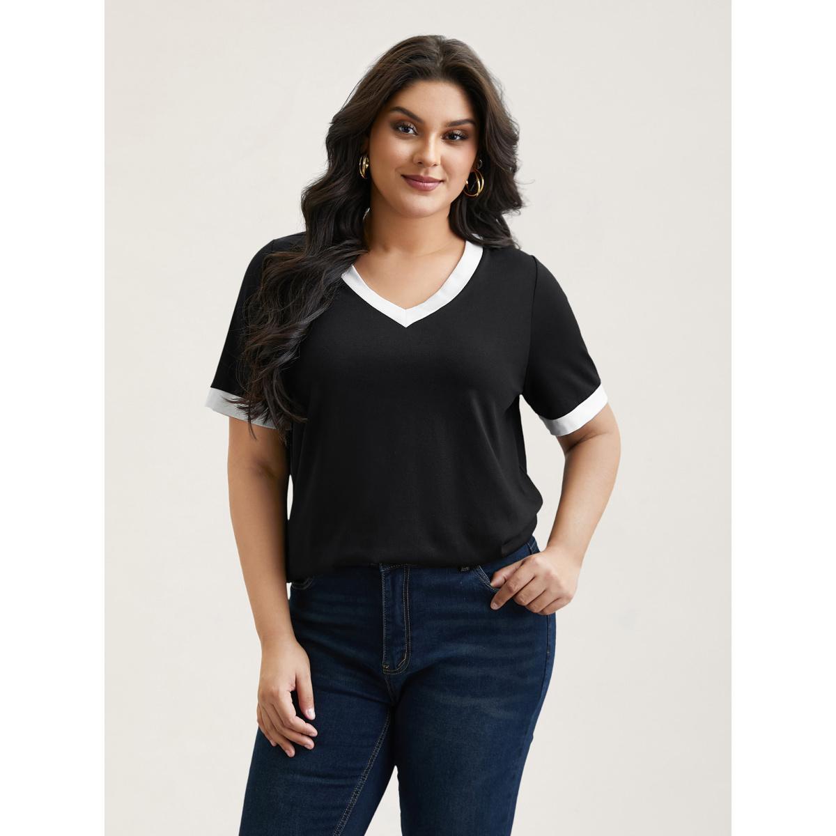 Plus Size Color-Block Stretchy V-Neck T-Shirt Black Women Casual Contrast V-neck Everyday T-shirts BloomChic 30/6X Product Image