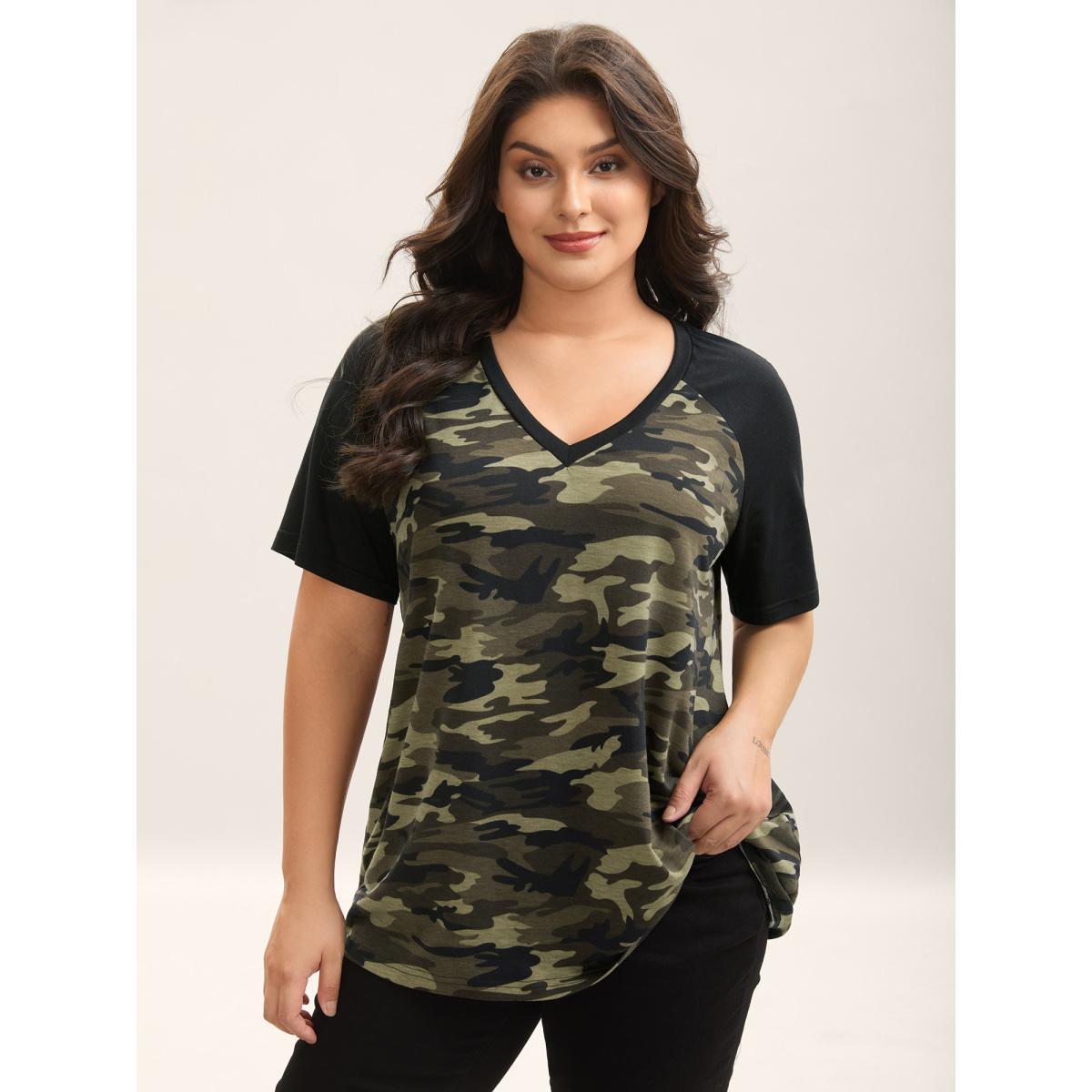 Plus Size Camouflage Print Raglan Sleeve T-Shirt Black Women Contrast V-neck Everyday-Casual T-shirts BloomChic 26/4X Product Image