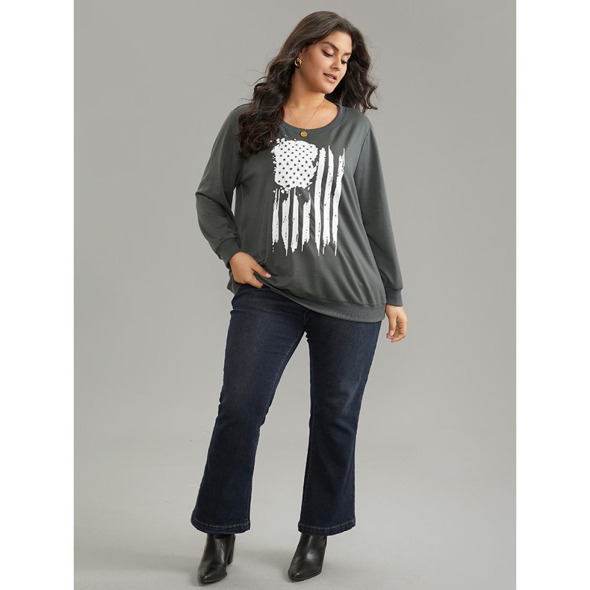 Plus Size Brush Print Star Round Neck Sweatshirt Women DarkGray Casual Plain Dailywear Sweatshirts BloomChic 26/4X Product Image