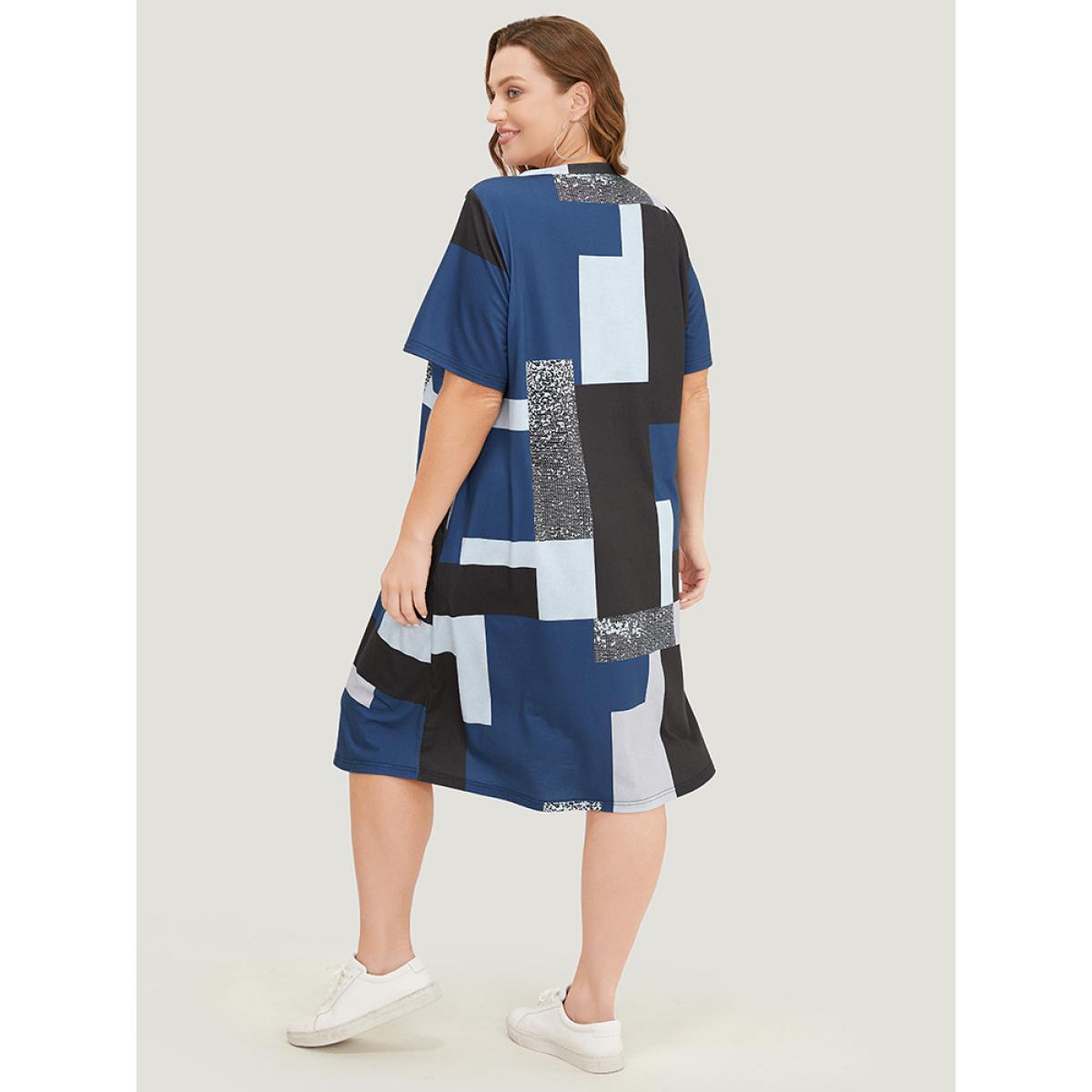 Plus Size Geometric Contrast Pocket Midi Dress Multicolor Women Casual Contrast V-neck Short sleeve Curvy Midi Dress BloomChic 18-20/2X Product Image