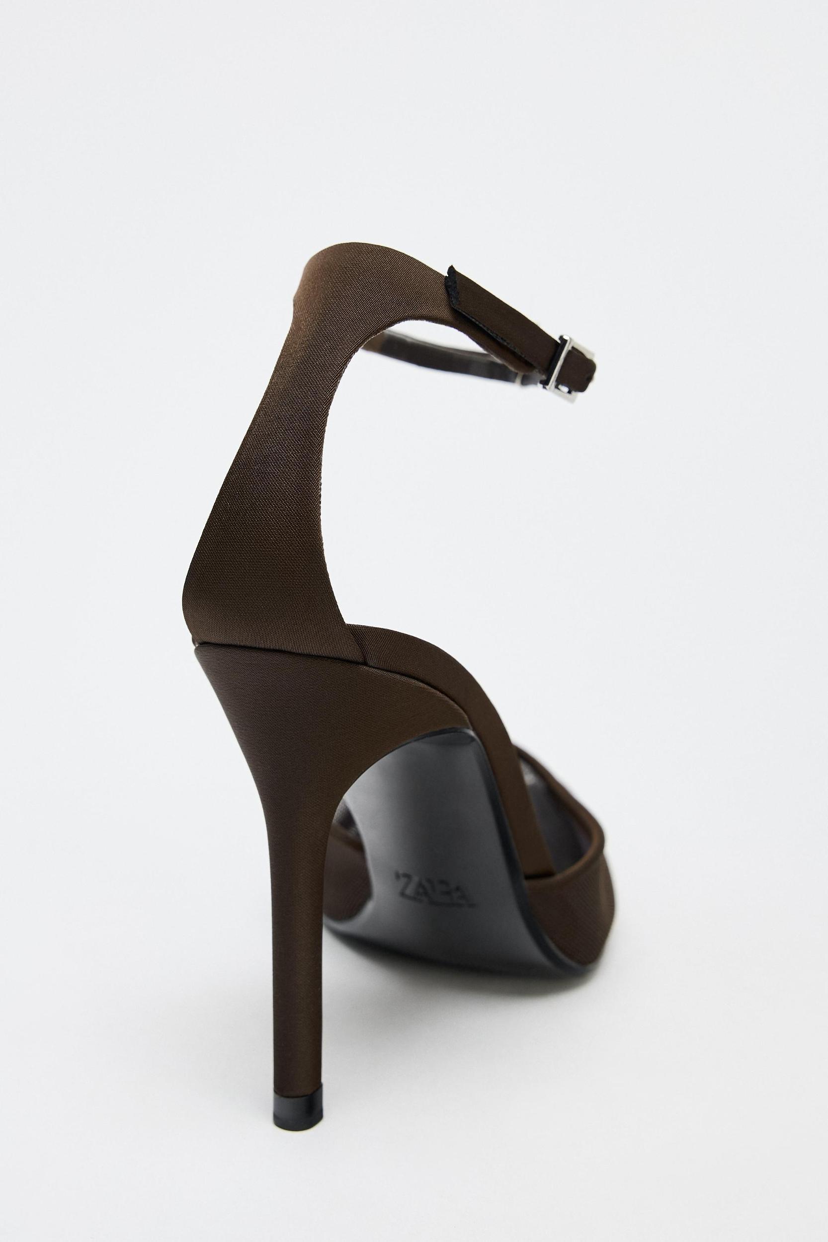HEELED MESH SHOES Product Image