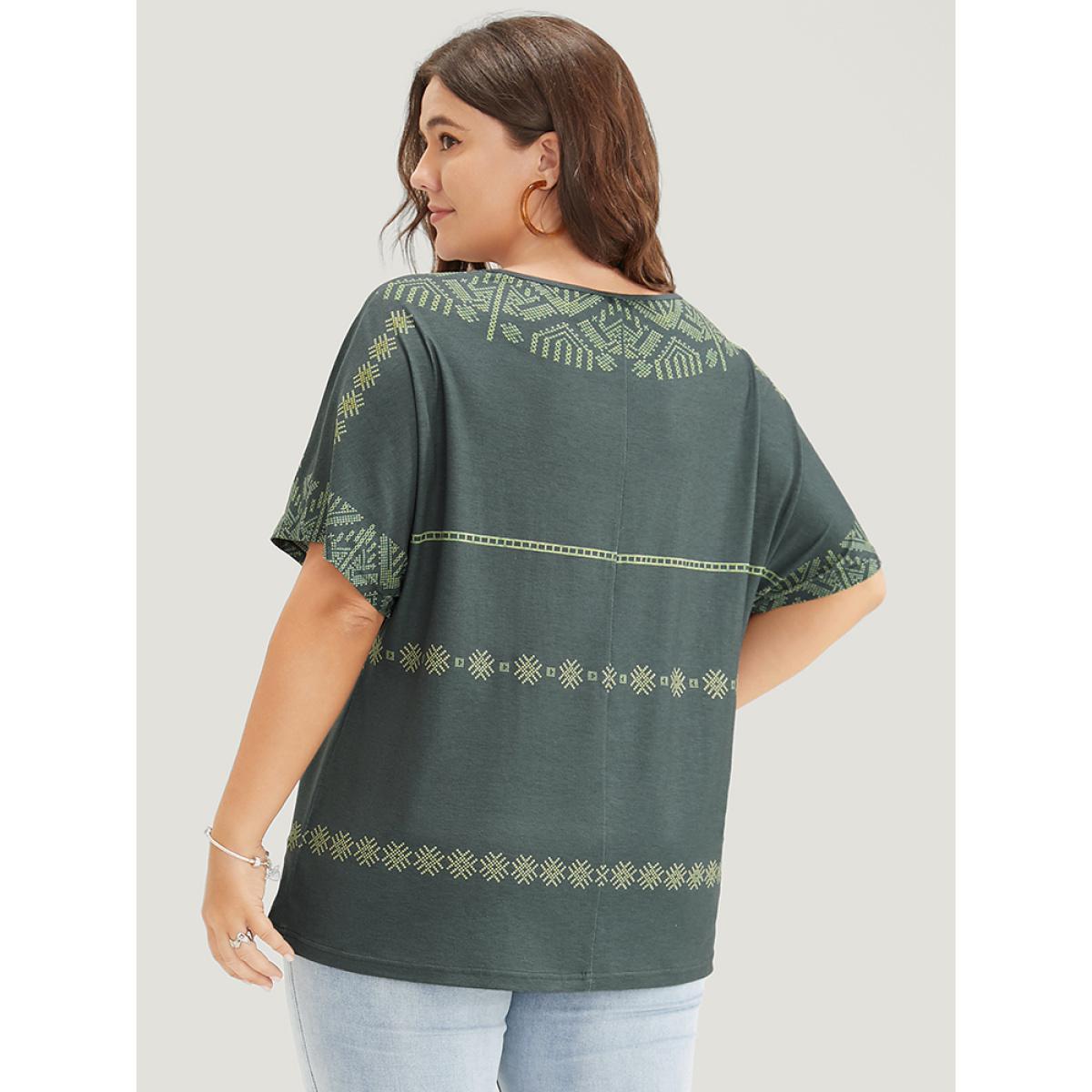 Plus Size Geometric Print Dolman Sleeve V Neck T-shirt ArmyGreen Women Casual Geometric V-neck Dailywear T-shirts BloomChic 18-20/2X Product Image