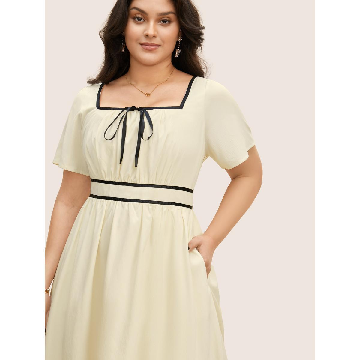 Plus Size Contrast Trim Tie Knot Elastic Waist Dress Ivory Women Elegant Tie knot Square Neck Short sleeve Curvy BloomChic 28/5X Product Image
