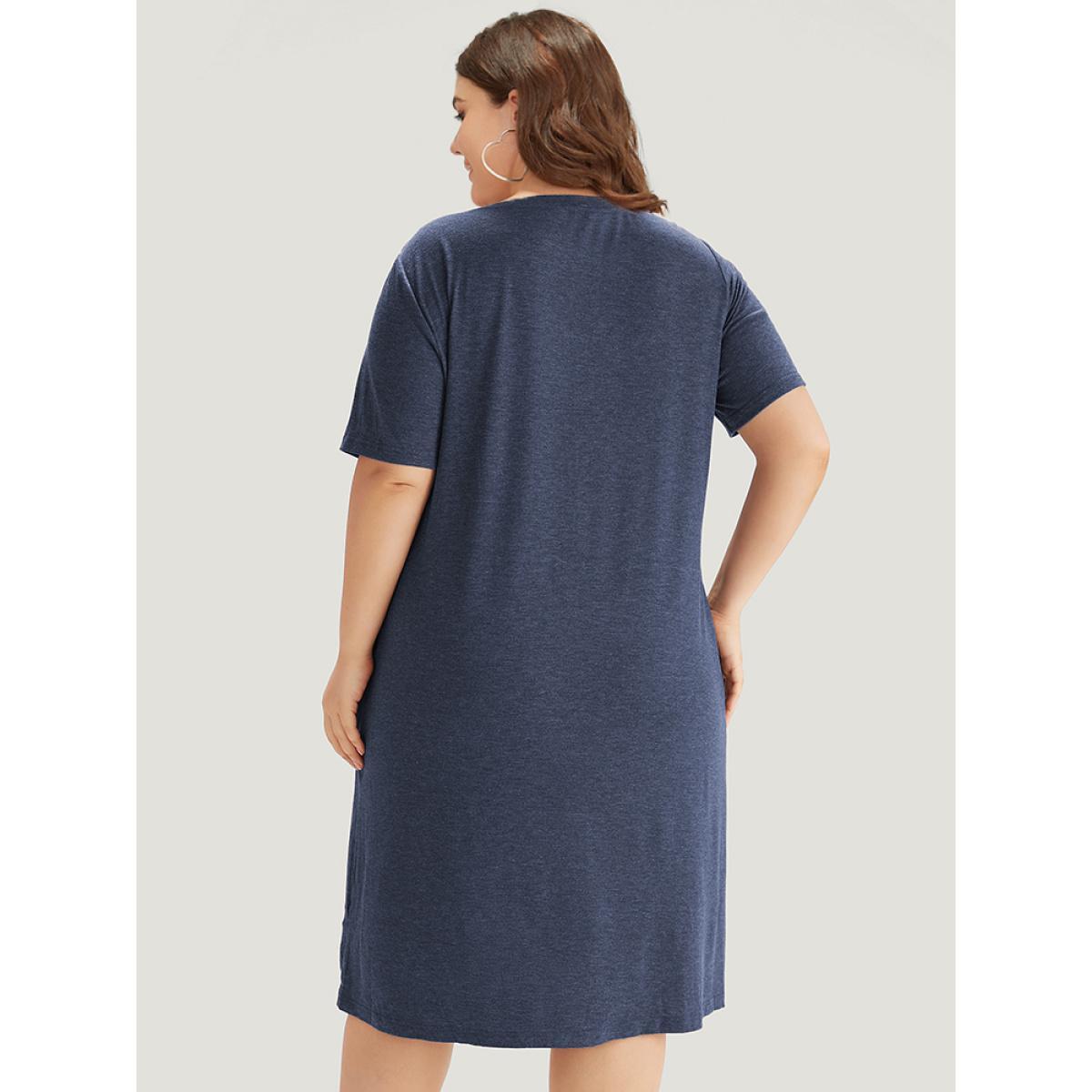 Plus Size Supersoft Essentials Floral Print Pocket Round Neck Dress Indigo Women Casual Plain Curvy Midi Dress BloomChic 30/6X Product Image