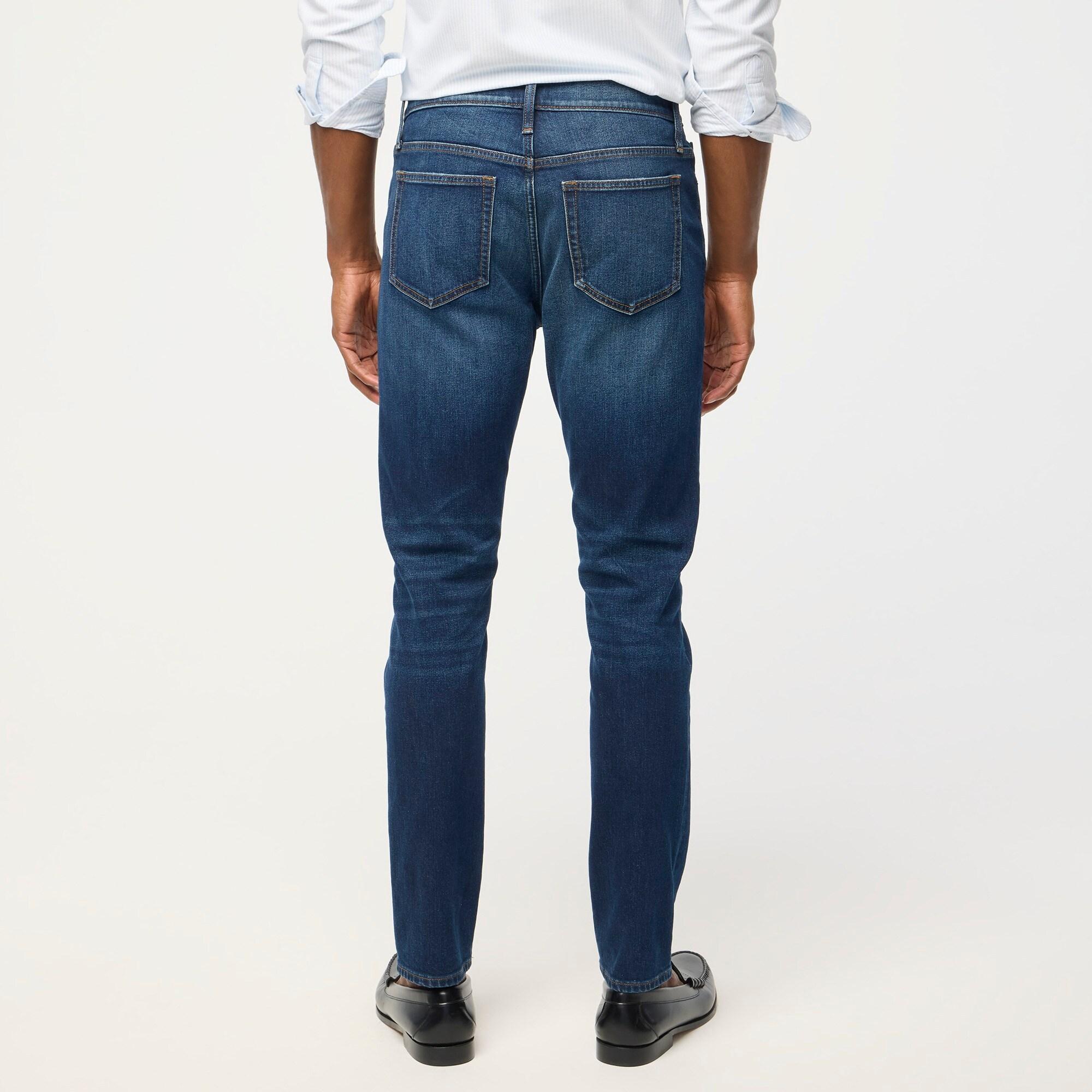 Slim-fit jean in signature flex Product Image