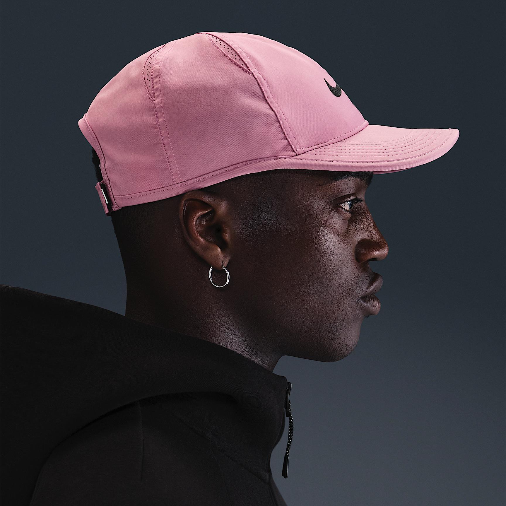Nike Dri-FIT Club Unstructured Featherlight Cap Product Image