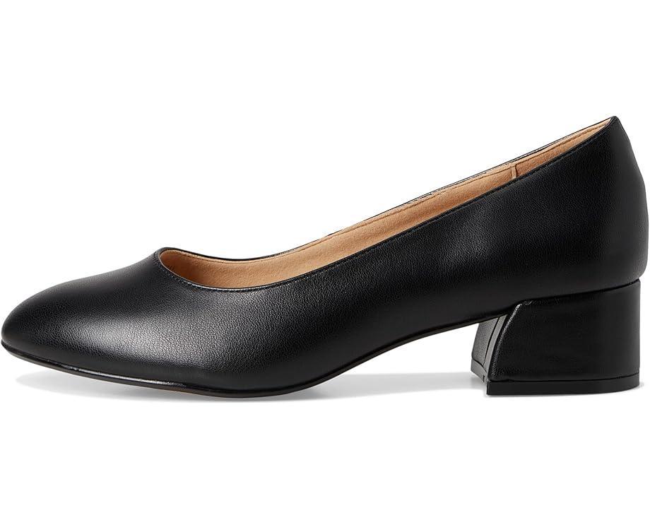 Carrie Flat Product Image