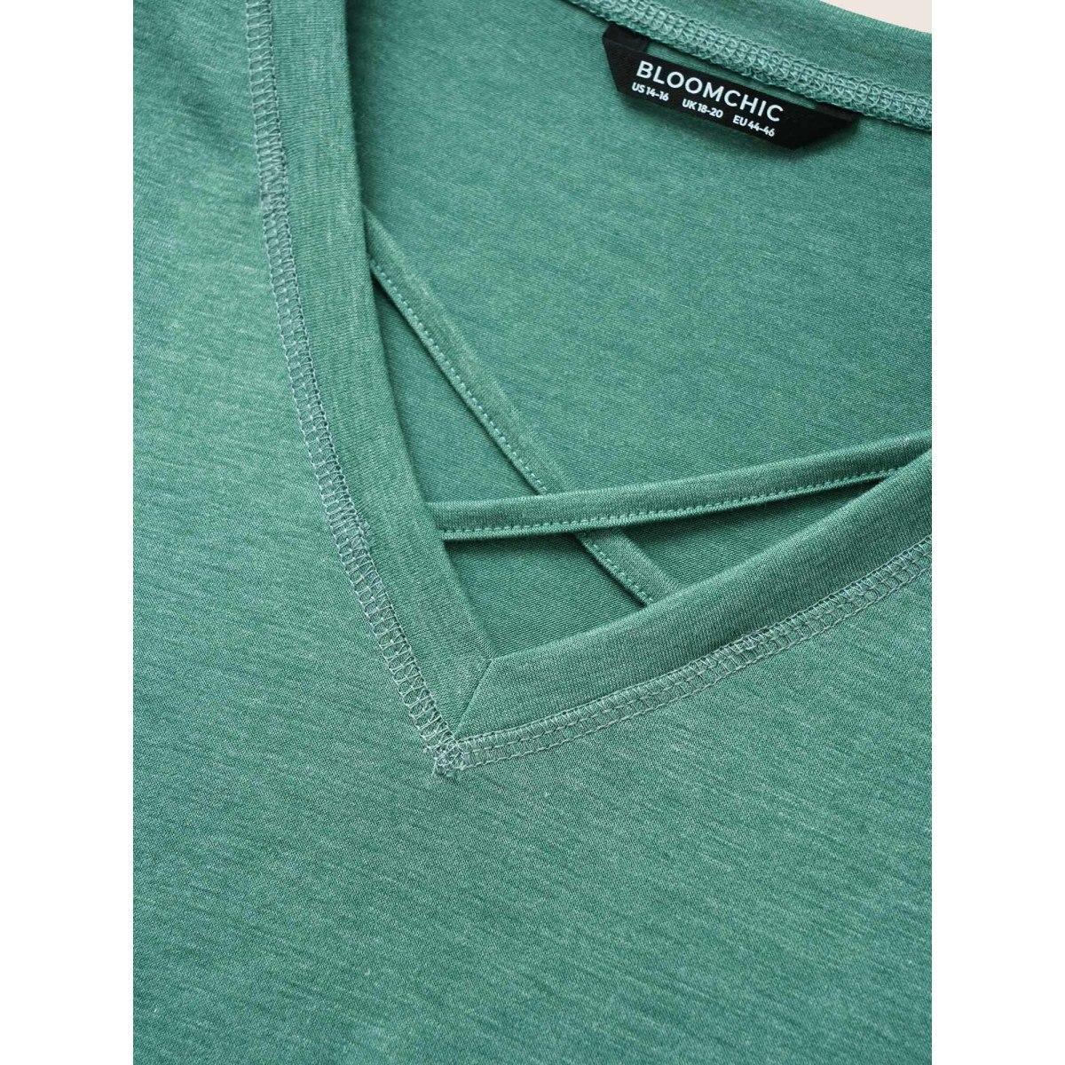 Plus Size Solid Crisscross Neck Contrast Stitch T-shirt Green Women Casual Plain V-neck Everyday T-shirts BloomChic 18-20/2X Product Image