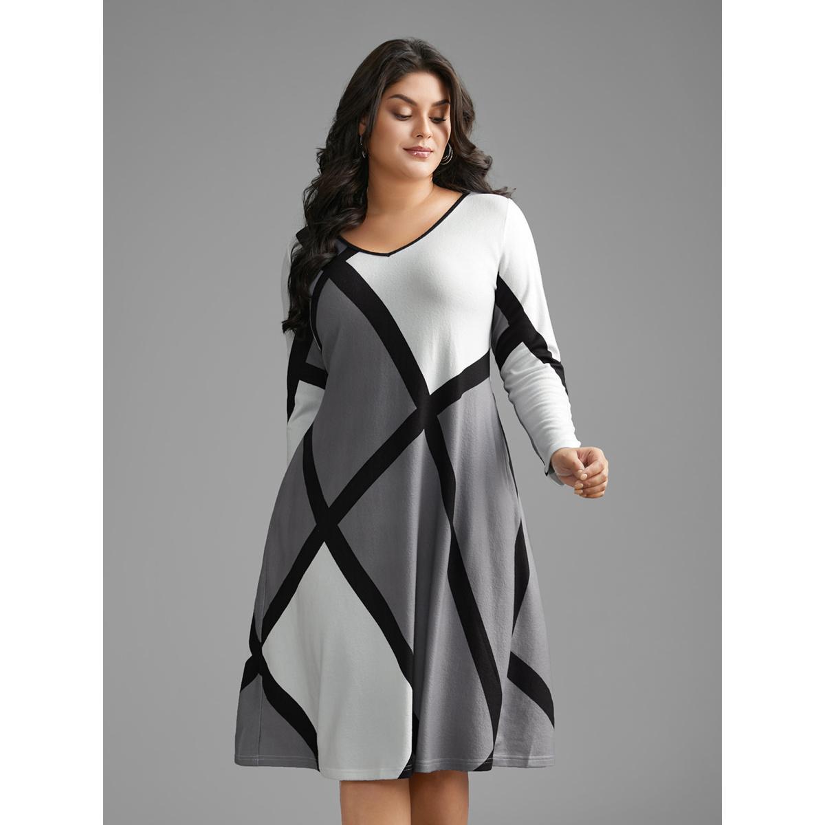 Plus Size V Neck Colorblock Contrast Pocket Dress Mediumgray Women Casual Contrast V-neck Long Sleeve Curvy BloomChic 22-24/3X Product Image