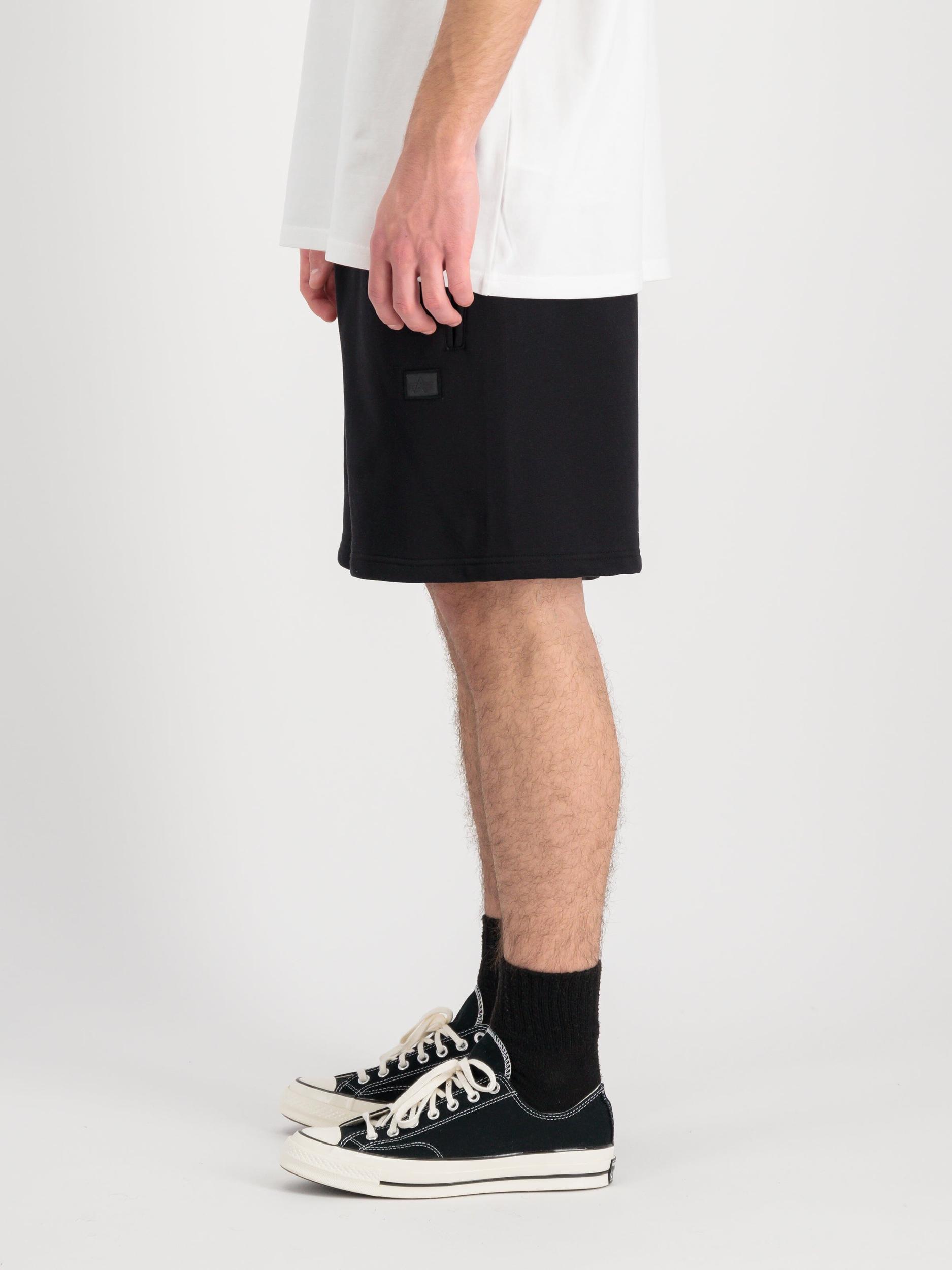 ALPHA ESSENTIAL RELAXED SHORT Male Product Image