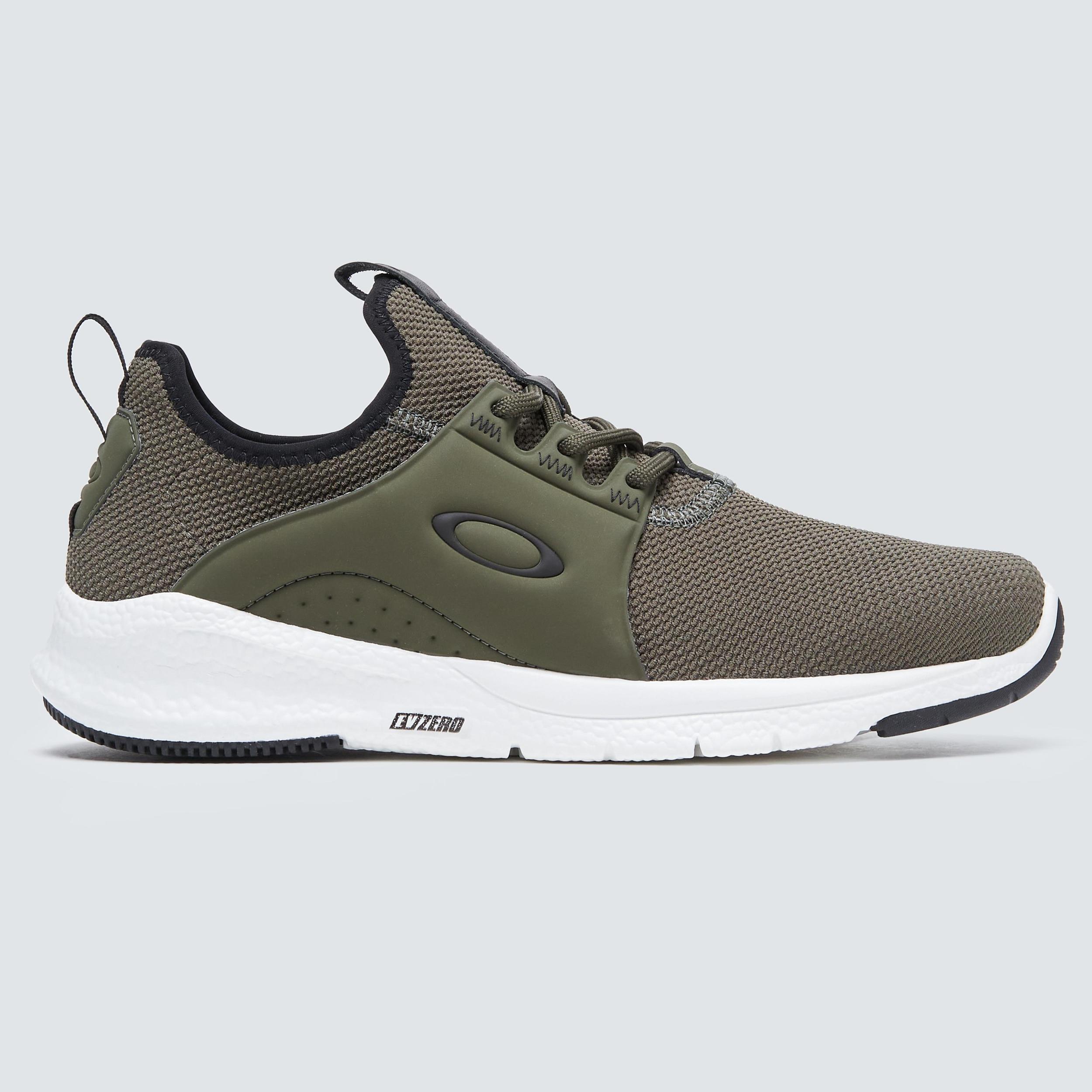 Oakley Men's Dry Size: 11.0 Product Image