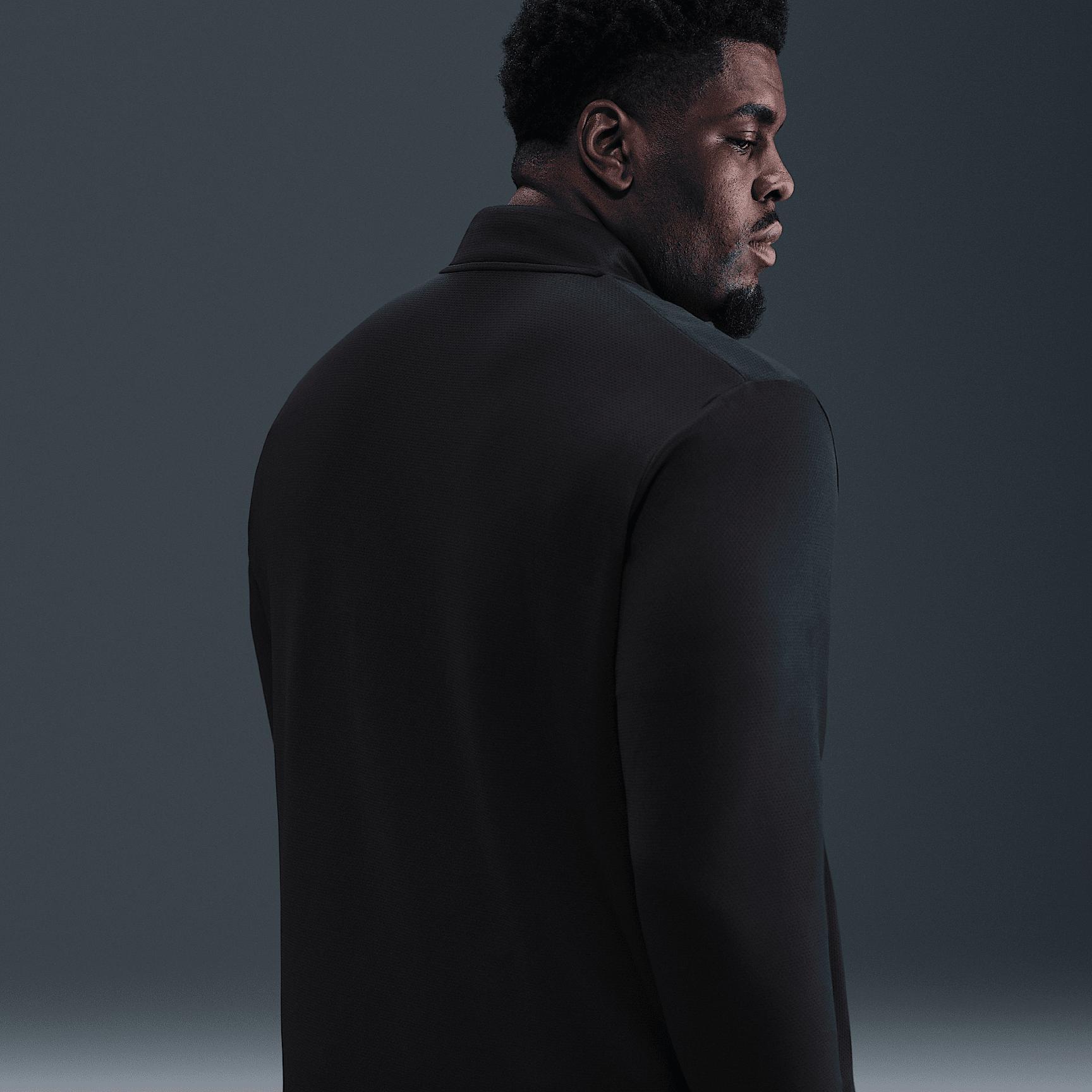 Nike Victory Men's Dri-FIT 1/2-Zip Golf Top Product Image
