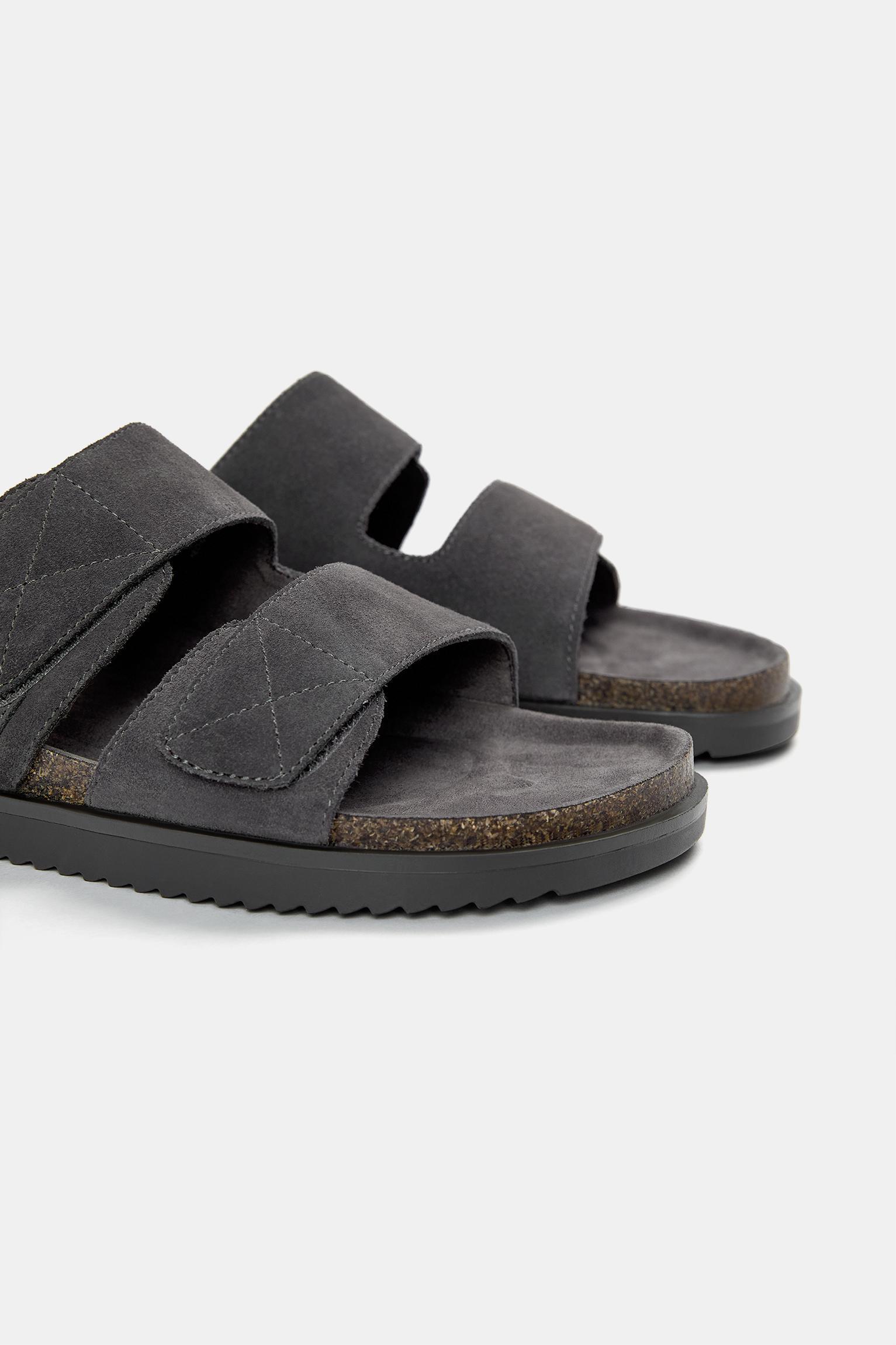 Leather flat sandals Product Image