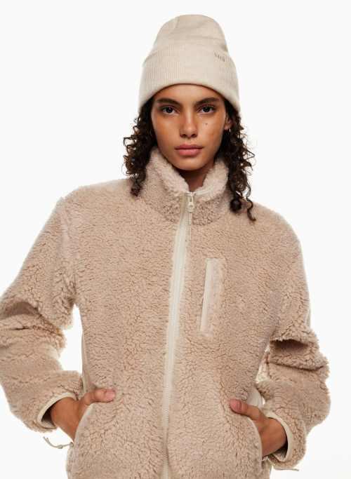 peak beanie Product Image