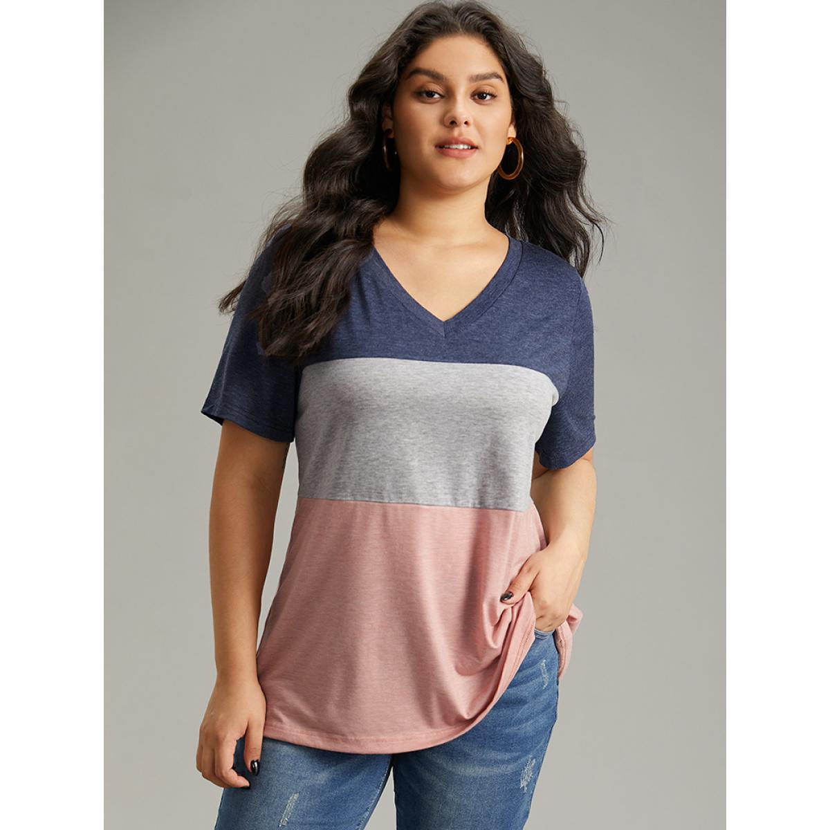 Plus Size Colorblock Contrast V Neck T-shirt Multicolor Women Casual Contrast Plain V-neck Dailywear T-shirts BloomChic 22-24/3X Product Image