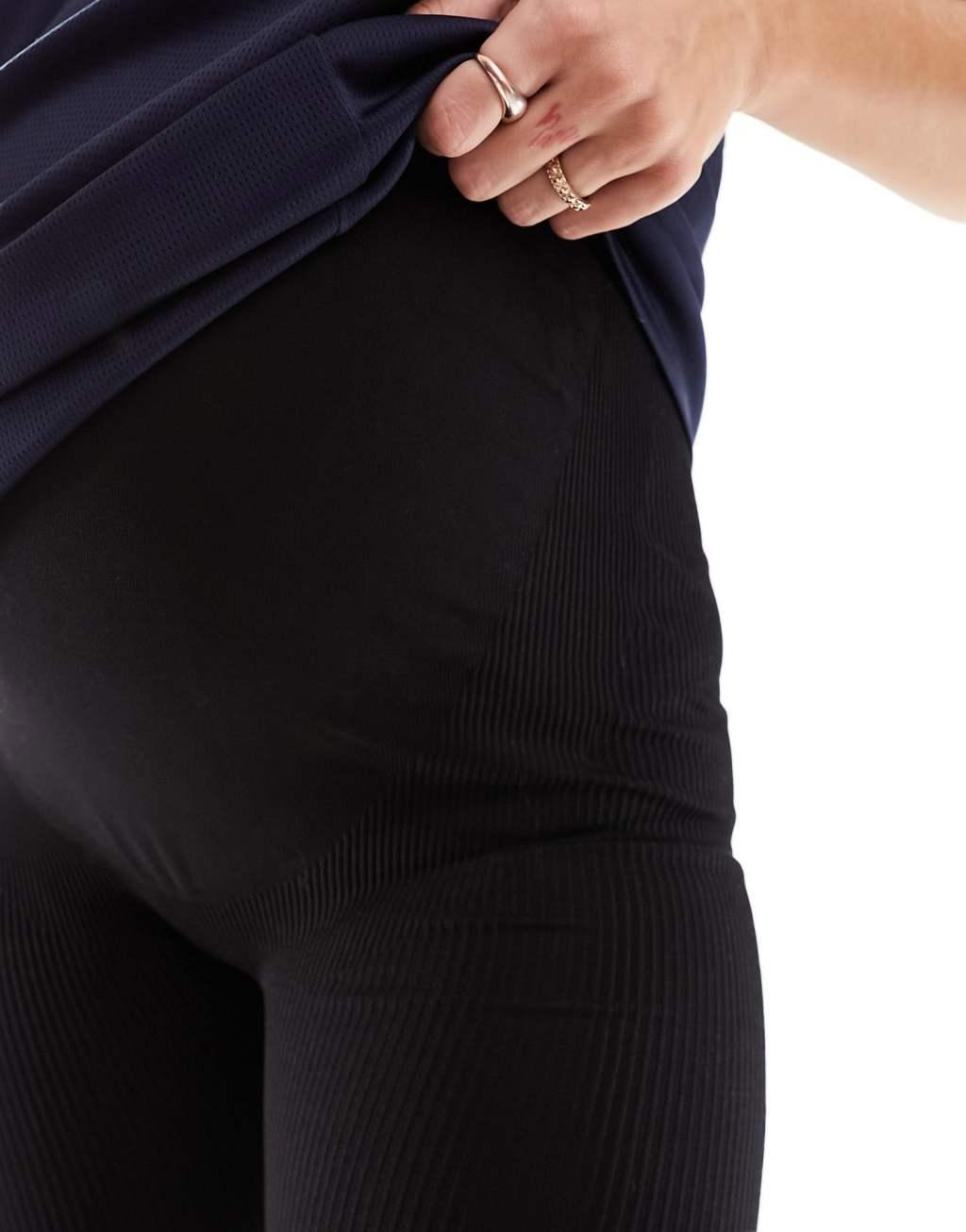 4505 Maternity Icon seamless rib gym legging in black  Product Image
