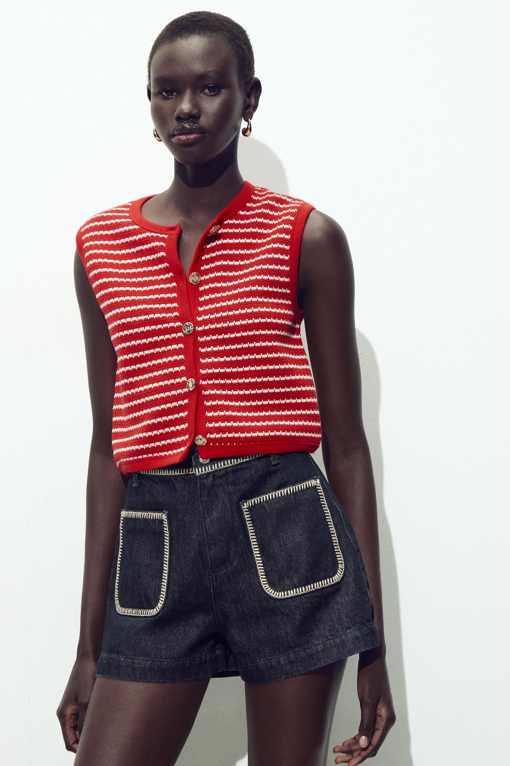 BUTTONED JACQUARD VEST TOP Product Image