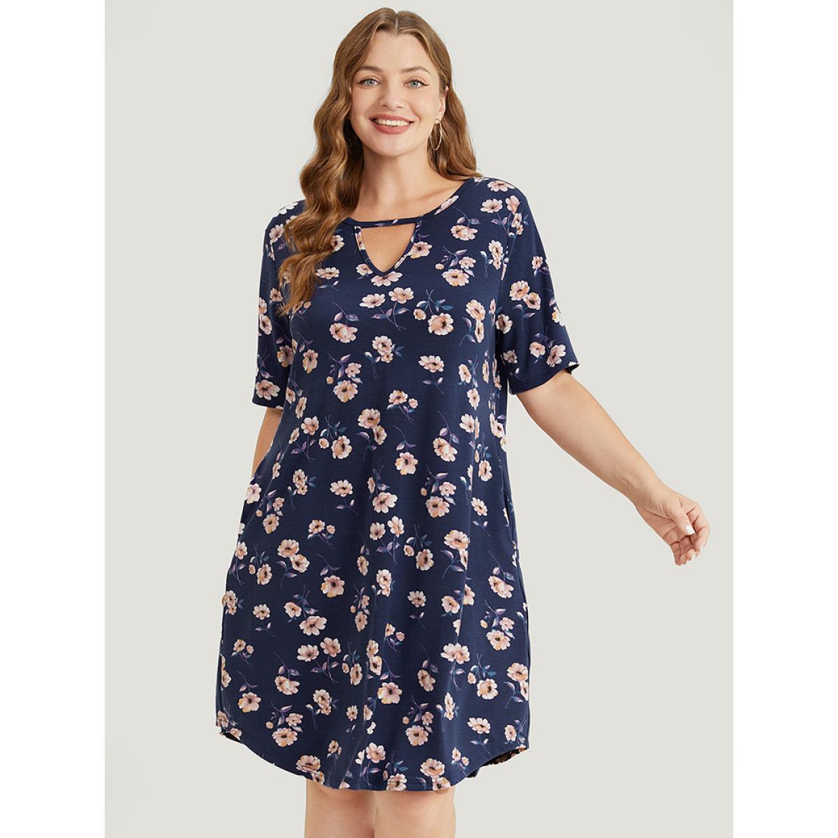 Plus Size Floral Print Keyhole Neck Pocket Arc Hem Dress Navy Women Casual Arc Hem Keyhole Cut-Out Short sleeve Curvy Knee Dress BloomChic 12/L Product Image