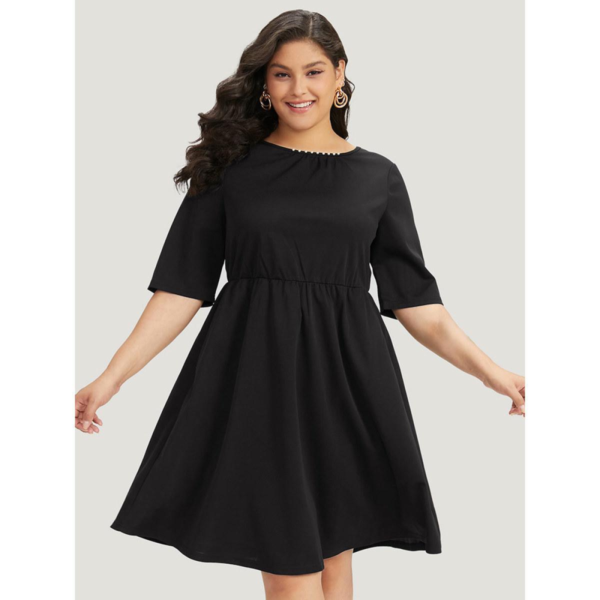 Plus Size Plain Pocket Pearl Beaded Detail Gathered Dress Black Women Elegant Gathered Round Neck Half Sleeve Curvy Midi Dress BloomChic 30/6X Product Image