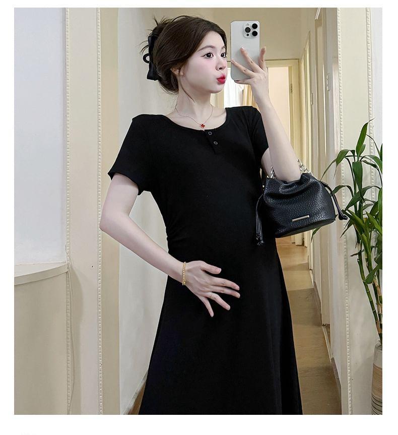 Maternity Short Sleeve Round Neck Plain Midi A-Line Dress Product Image