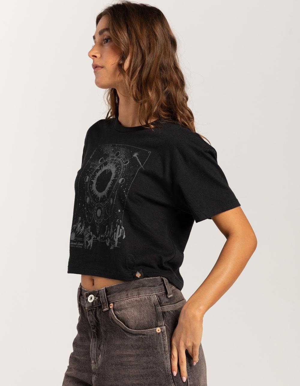 ICONIC ARIZONA Sacred Sand Womens Crop Tee - BLACK Product Image