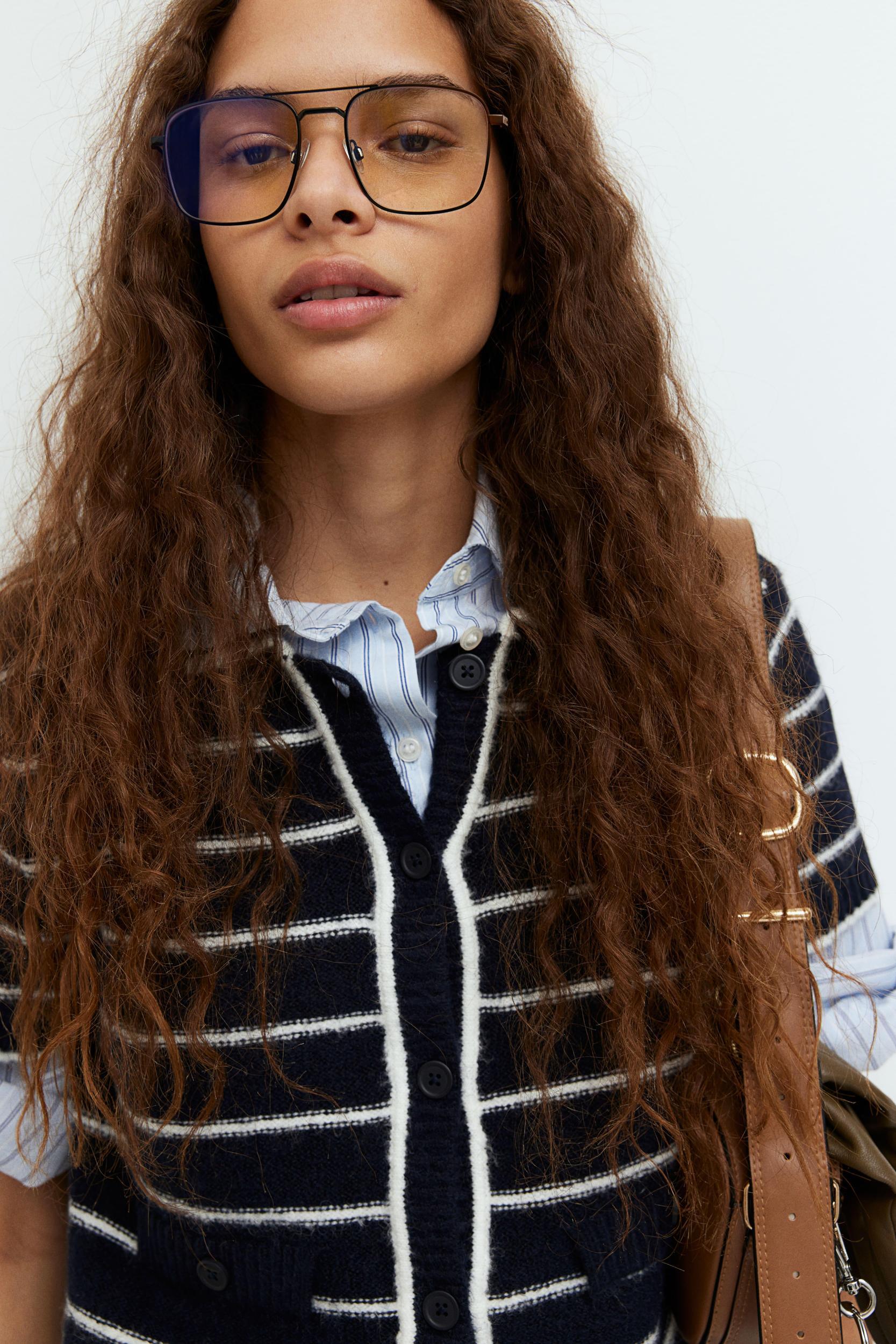 Short-Sleeved Cardigan Product Image