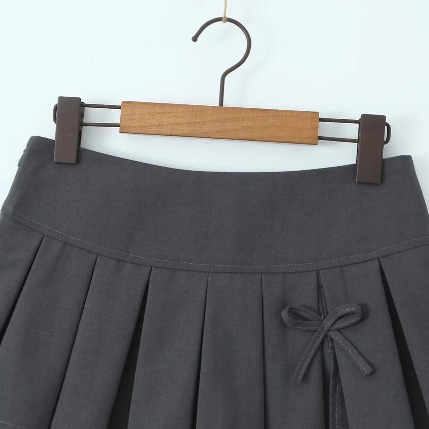 Low Waist Plain Bow Accent Pleated Slit Mini A-Line Skirt Product Image