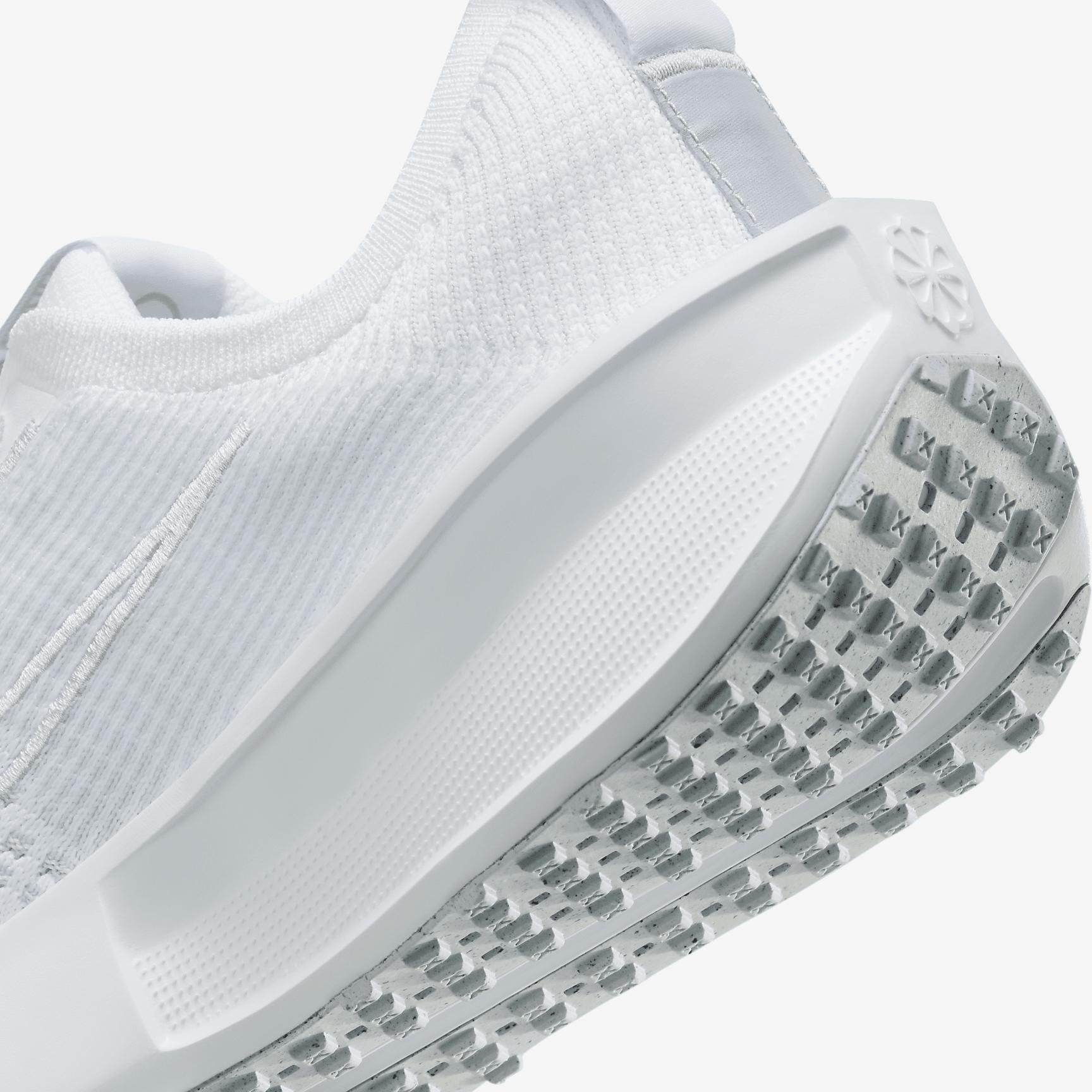 Nike Interact Run Women's Road Running Shoes Product Image