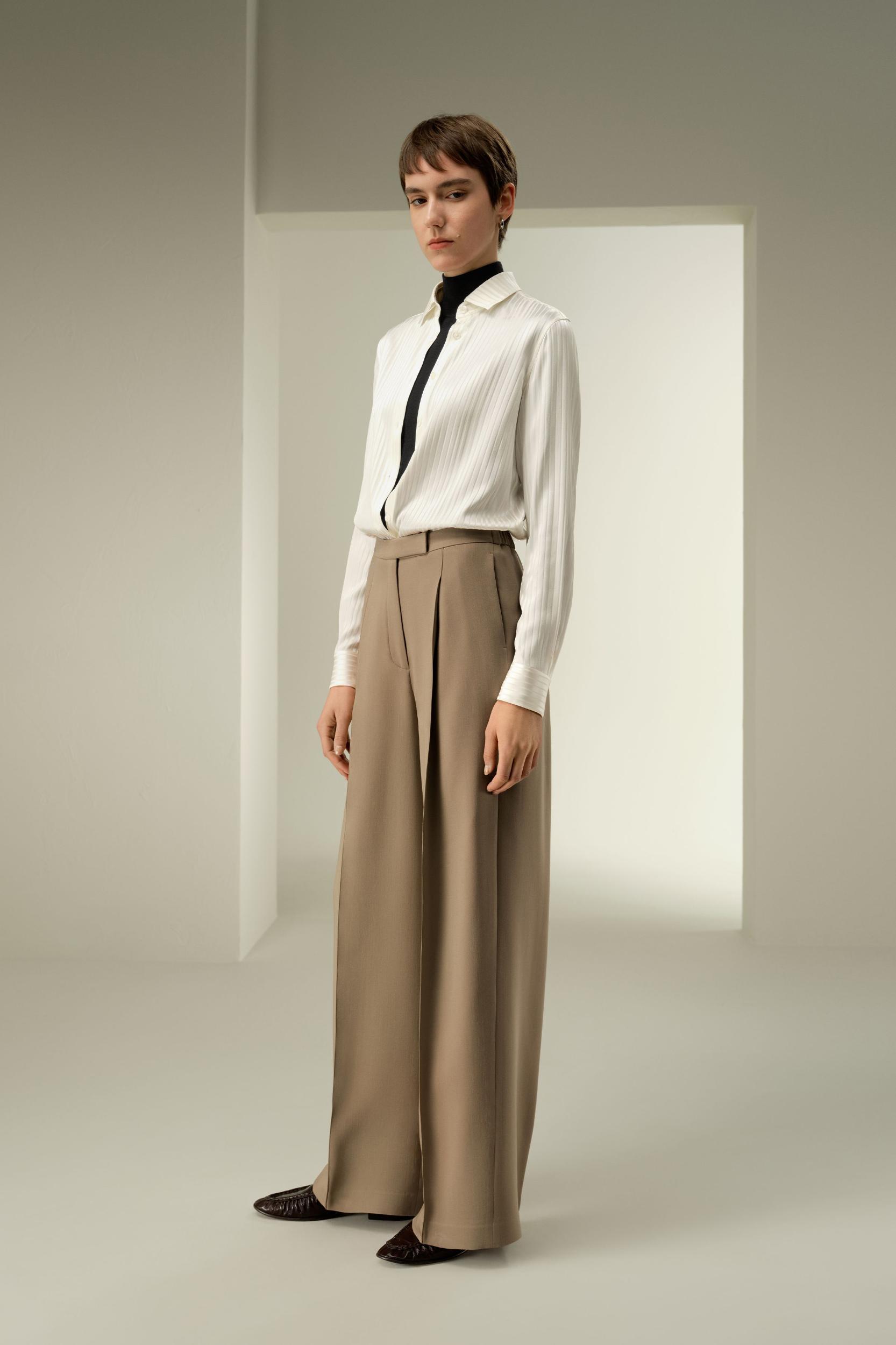 Silk-Wool Pleated Wide-Leg Trousers Product Image