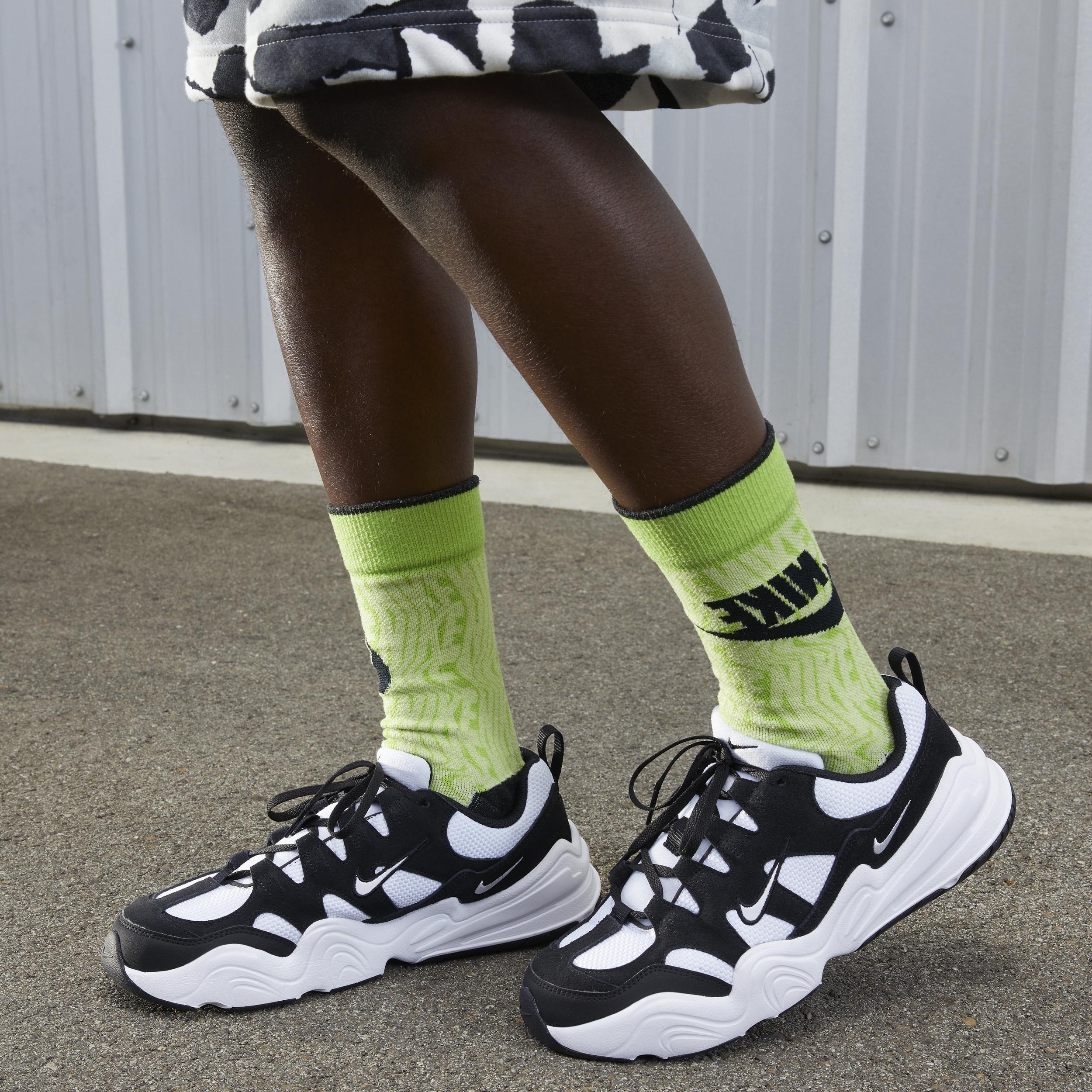 Nike Men's Tech Hera Shoes Product Image