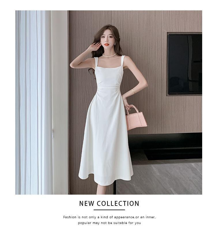 Sleeveless Square Neck Plain Ruched Open Back Midi A-Line Dress Product Image