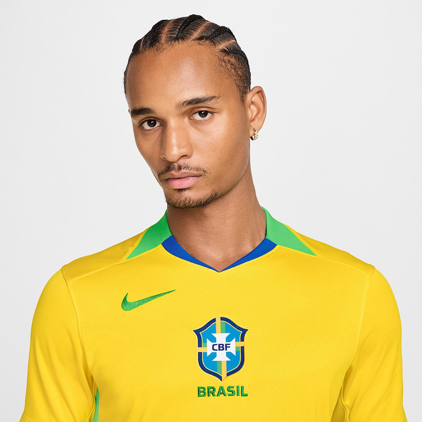 Brazil 2025 Stadium Home (Team) Nike Men's Dri-FIT Soccer Replica Jersey Product Image