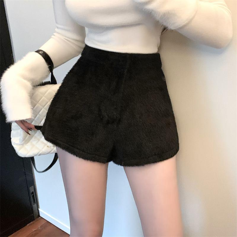 High Waist Plain Fluffy Hot Pants Product Image