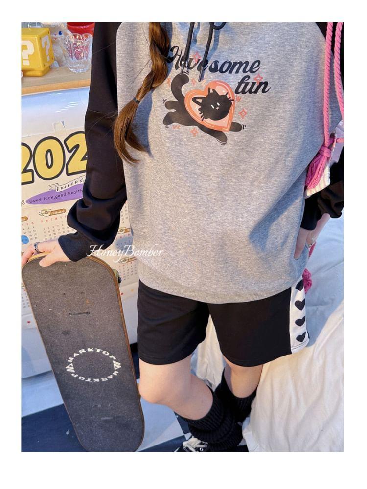 Drawstring Waist Heart Print Shorts Product Image
