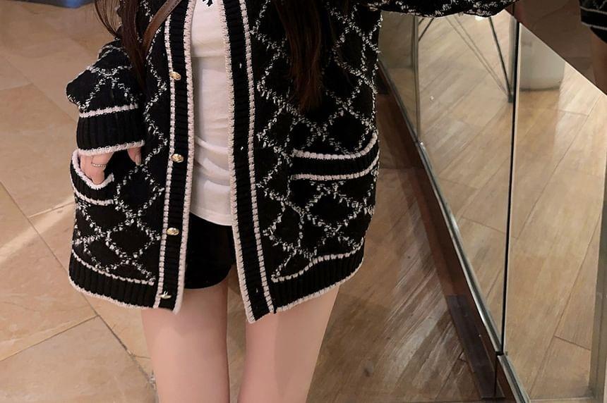 Long-Sleeve V-Neck Embroidered T-Shirt / Crew Neck Diamond Print Contrast Trim Button-Up Cardigan Product Image