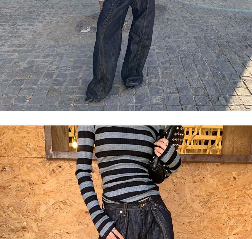 Mid Rise Washed Wide Leg Jeans Product Image