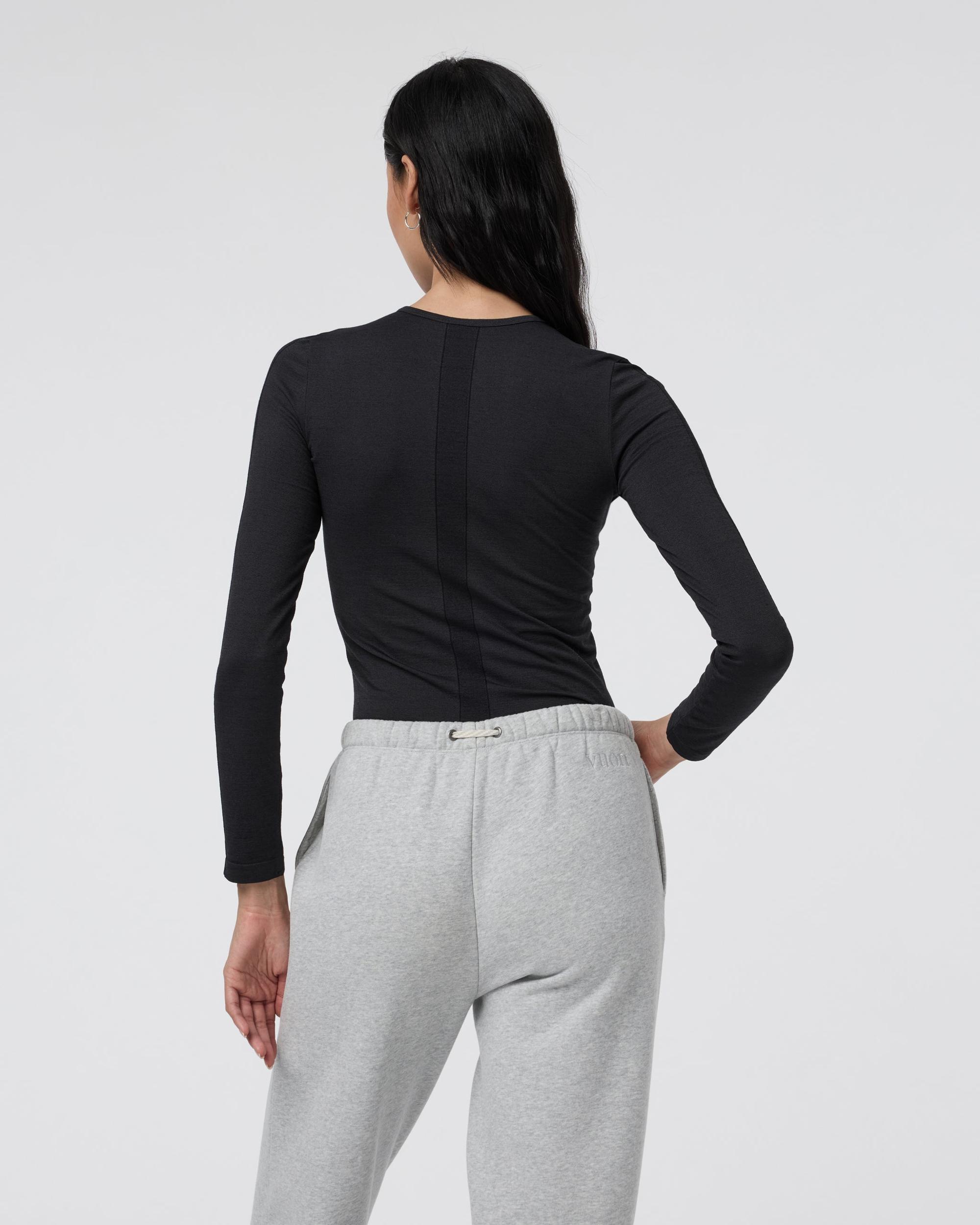 Long Sleeve Apres Sport Seamless Top Product Image