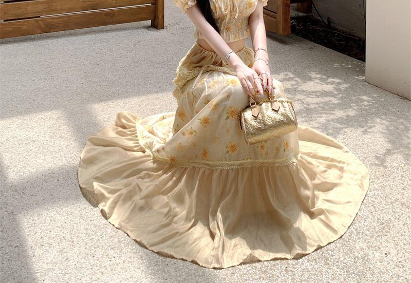 Short-Sleeve Off Shoulder Floral Crop Top / High Rise Maxi A-Line Skirt Product Image