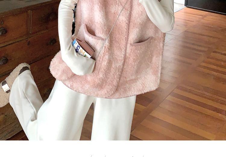 V-Neck Fleece Zip-Up Vest Product Image