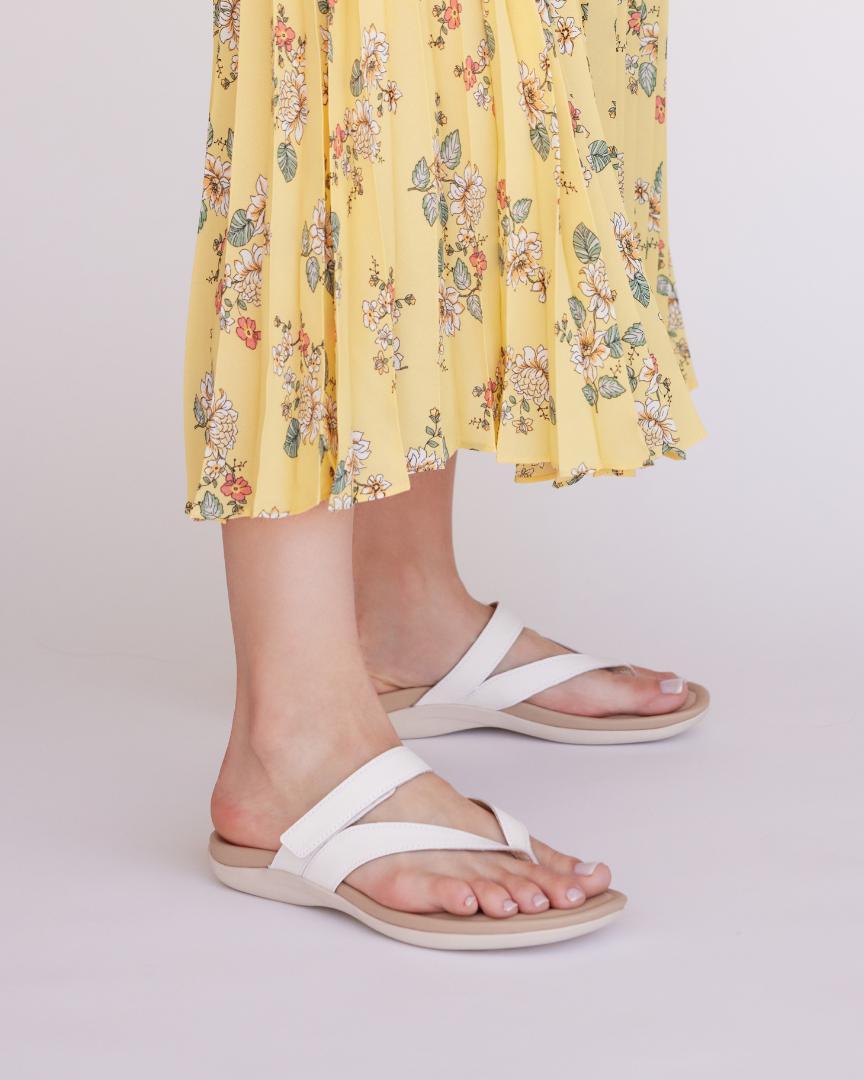 Oasis Thong Sandal Metatarsal Product Image