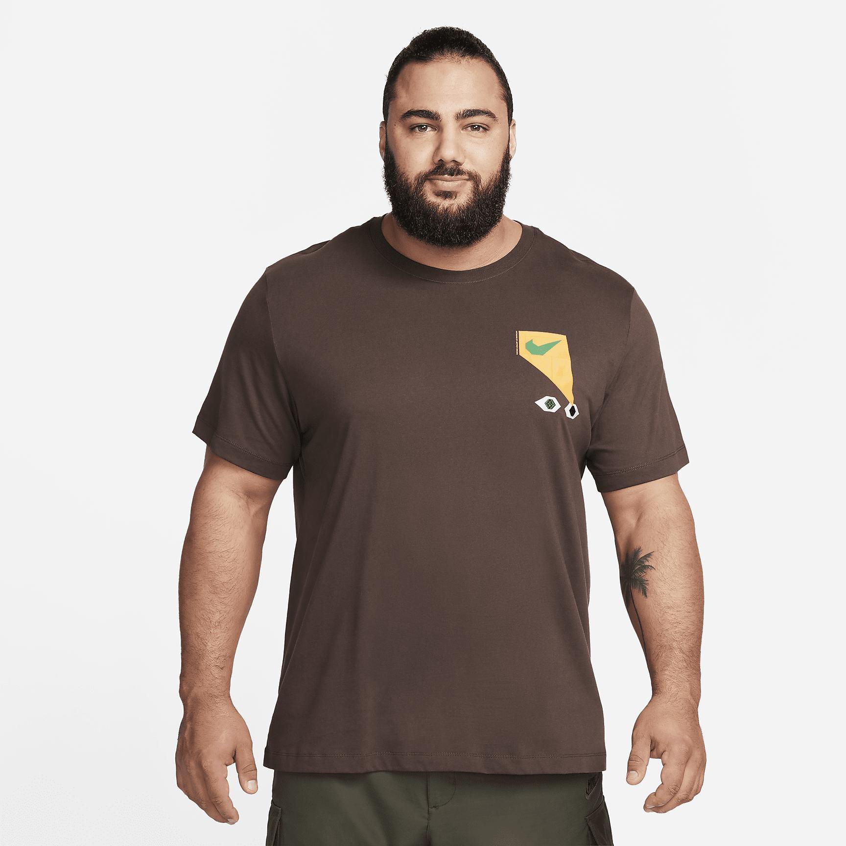 Nike Sportswear Men's T-Shirt Product Image