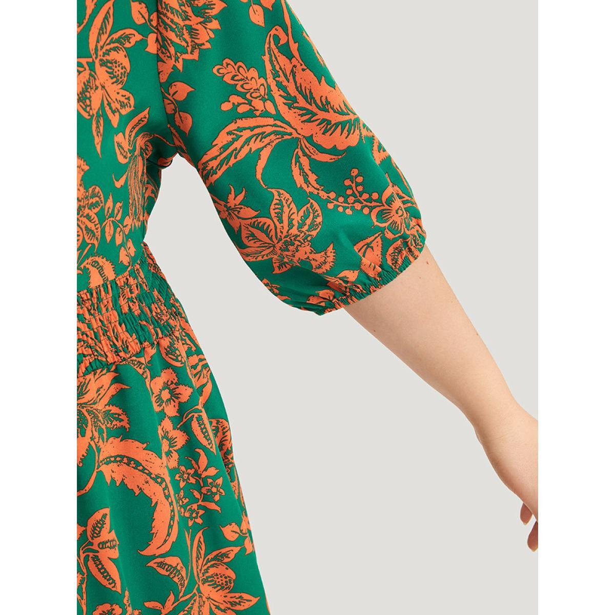 Plus Size Plants Print Overlap Collar Shirred Dress Green Women Vacation Elastic cuffs V-neck Half Sleeve Curvy Midi Dress BloomChic 18-20/2X Product Image