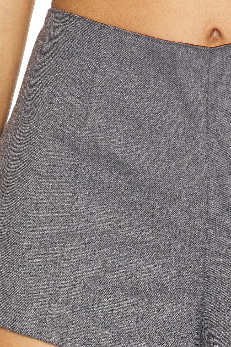 Delanie Hot Short h:ours Product Image