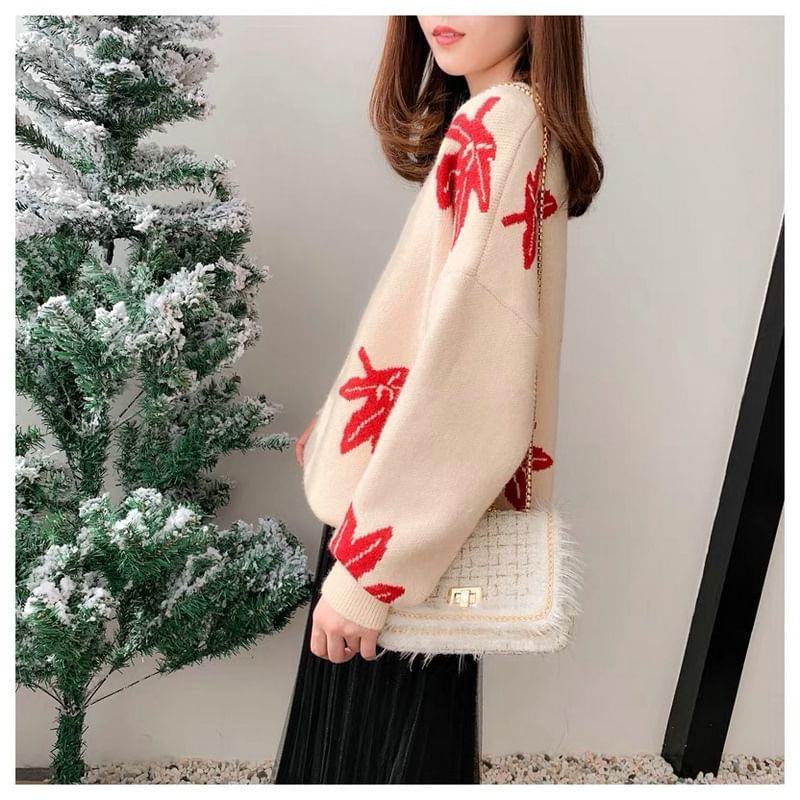 Long-Sleeve Round Neck Leaf Print Sweater Product Image