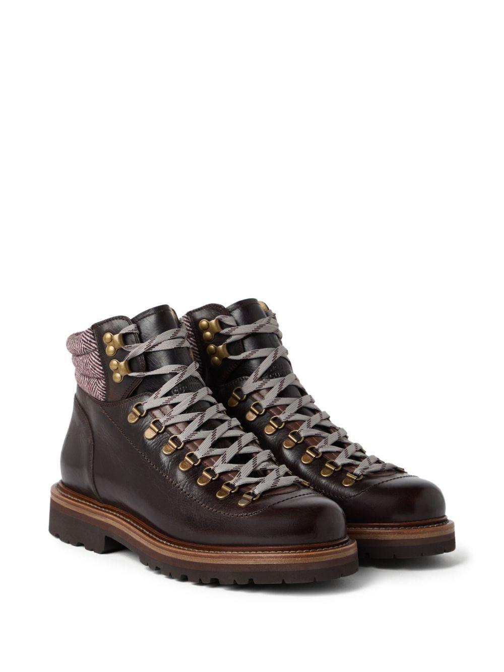 lace-up hiking boots Product Image