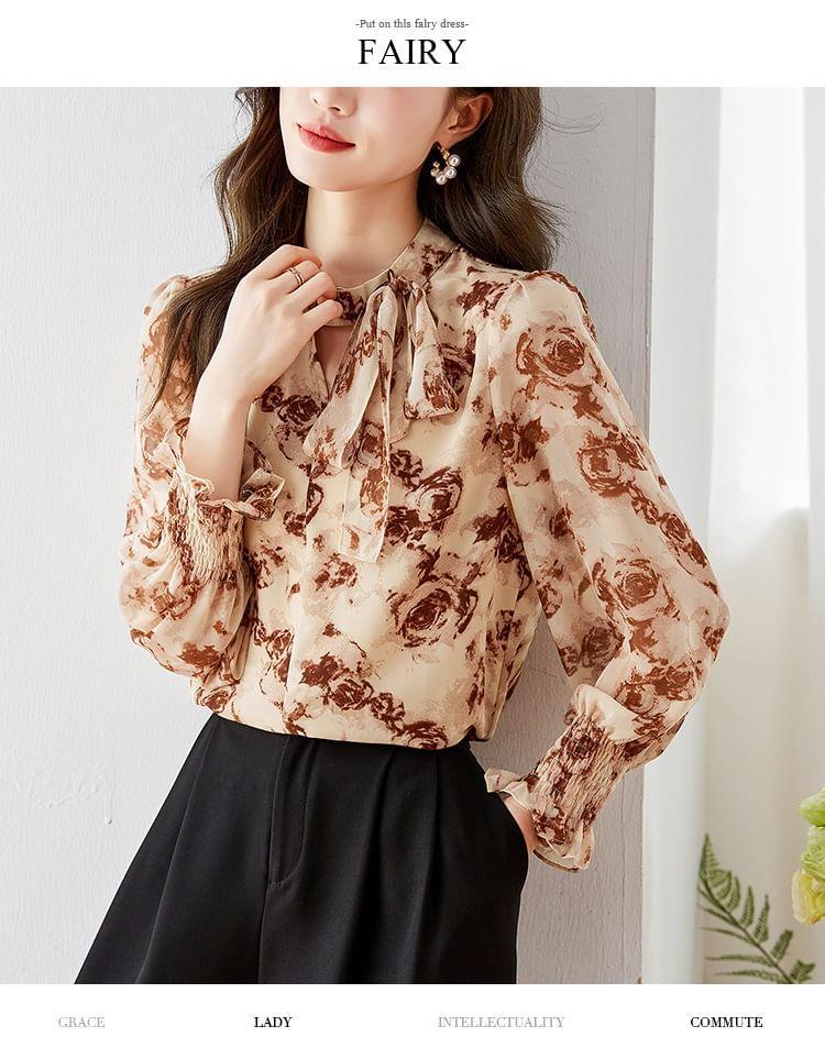 Puff-Sleeve Floral Bow Blouse Product Image